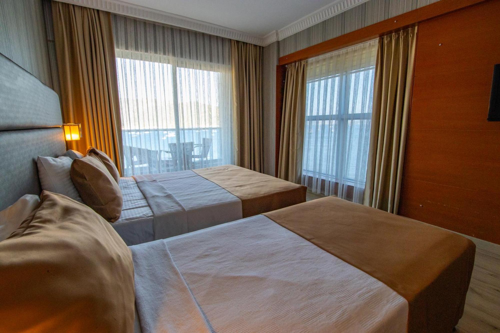 Point Beach Hotel Мармарис Екстериор снимка