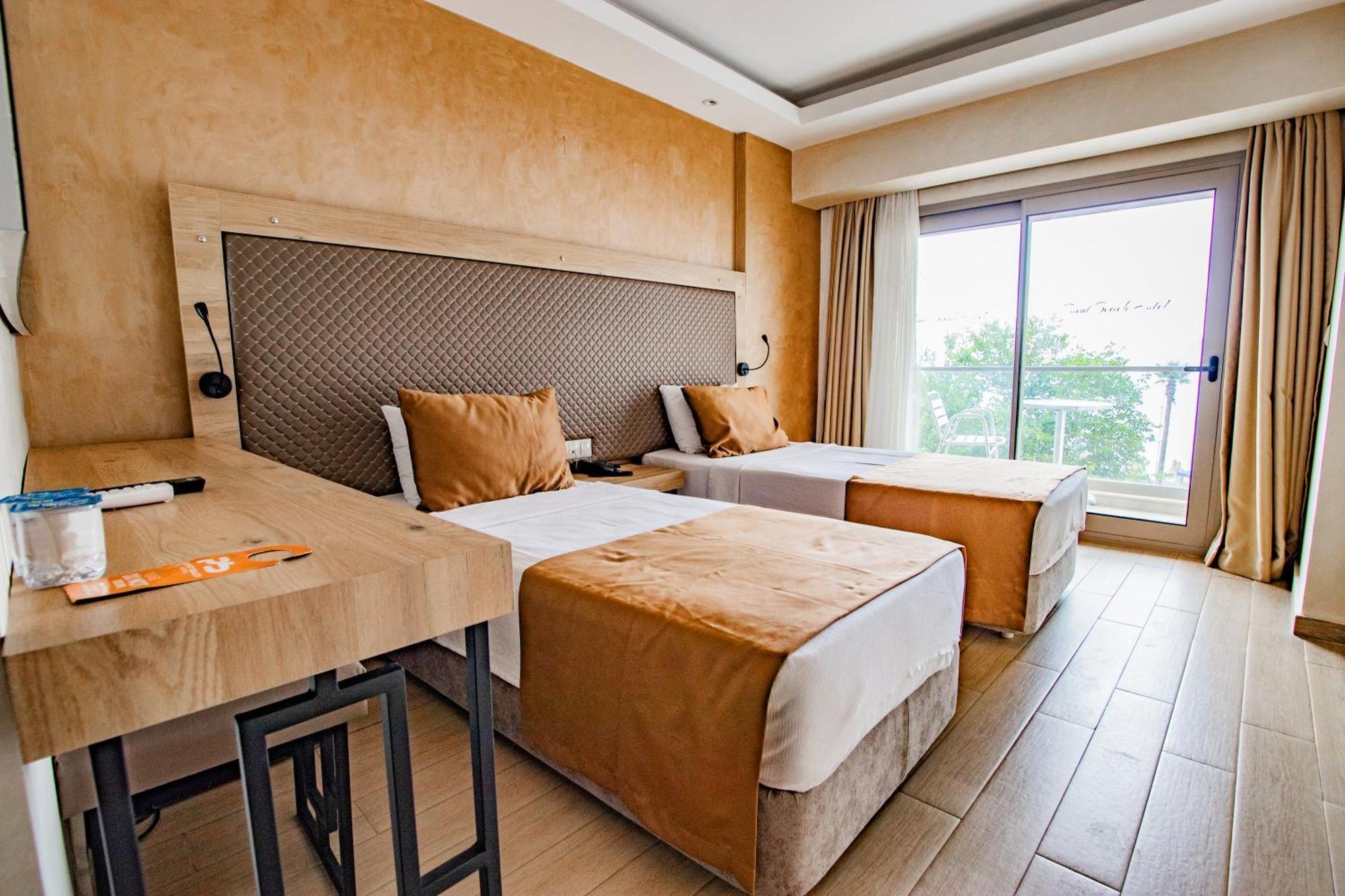 Point Beach Hotel Мармарис Екстериор снимка